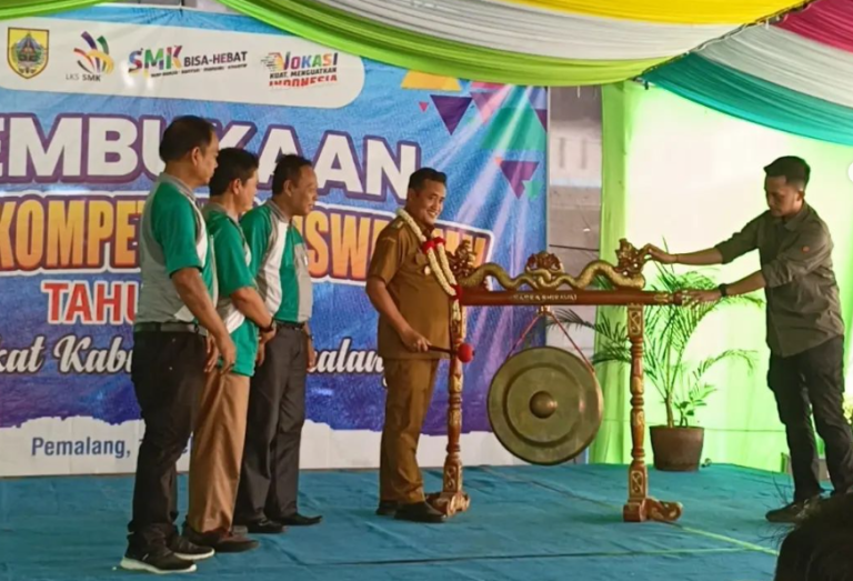 Pembukaan LKS Kabupaten Pemalang di SMKN 1 Pemalang Dihadiri Bupati Mansur Hidayat